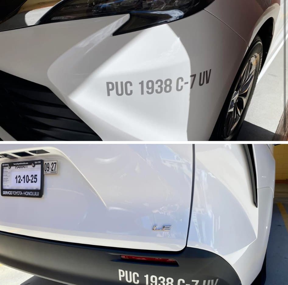 アロハ貸切チャーターの運行車両。車体の前後にPUC認可番号「PUC 1938 C-7」を表示